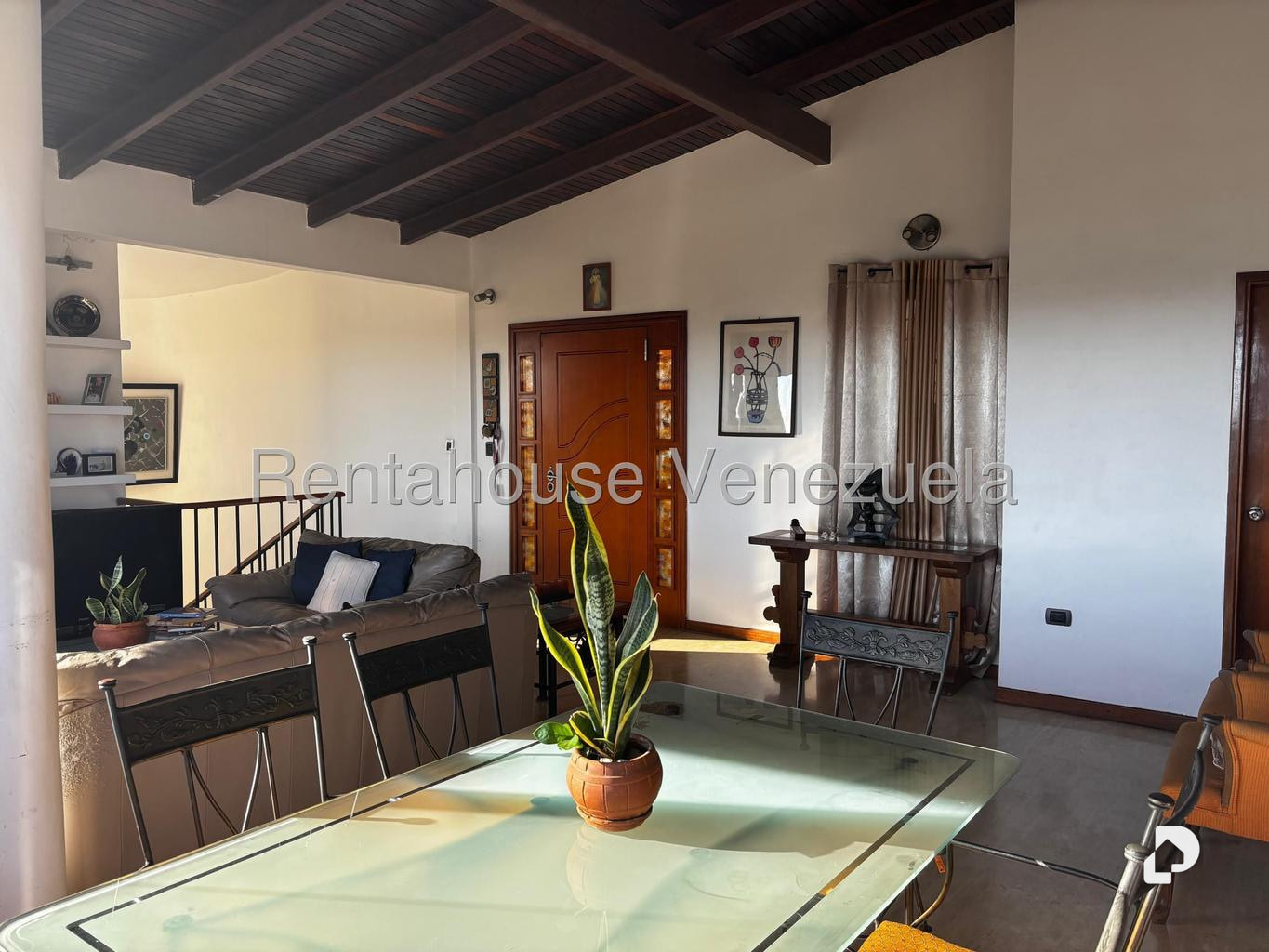 Casa en Lomas del Halcon, Caracas – 9