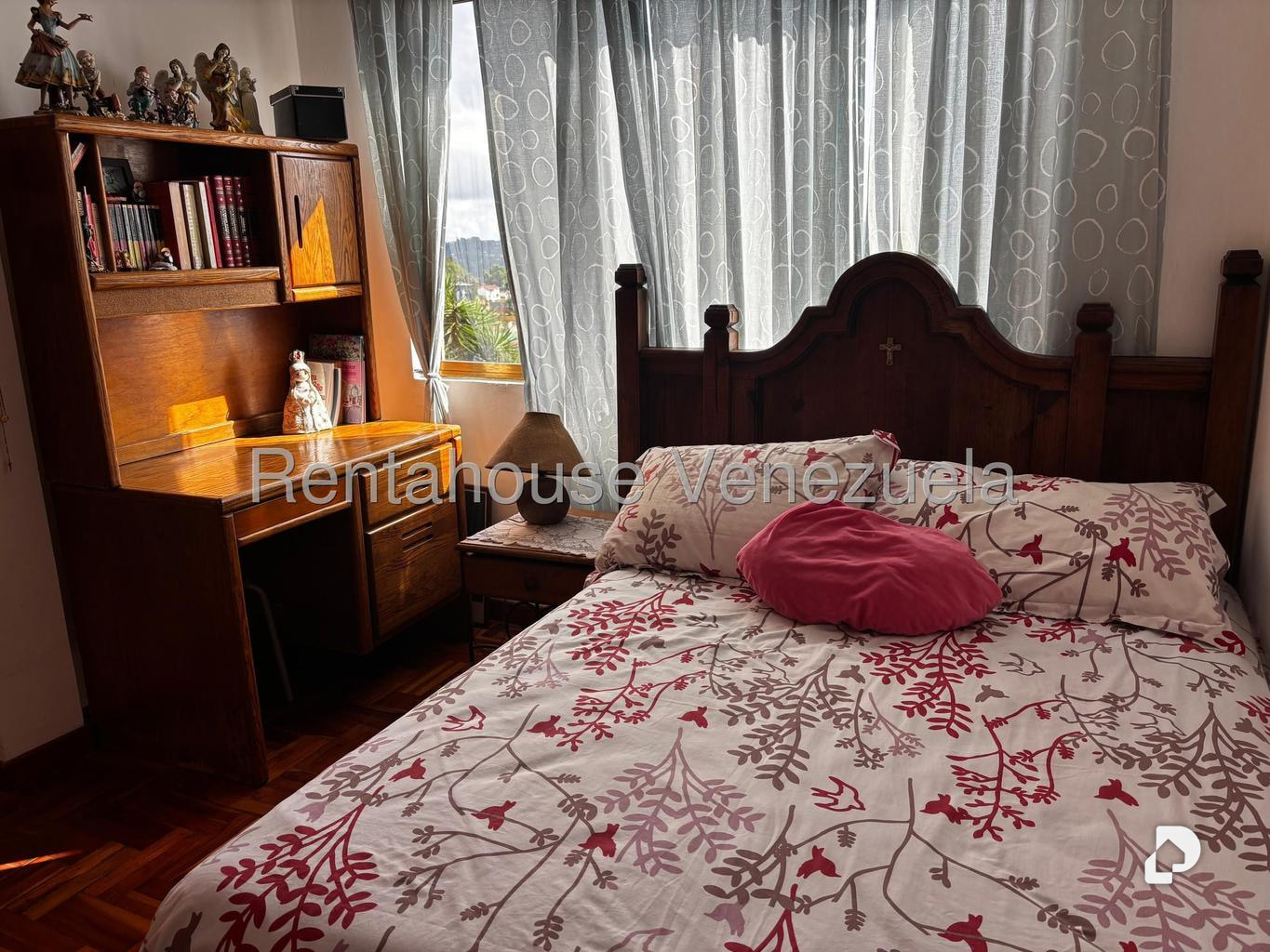 Casa en Lomas del Halcon, Caracas – 17