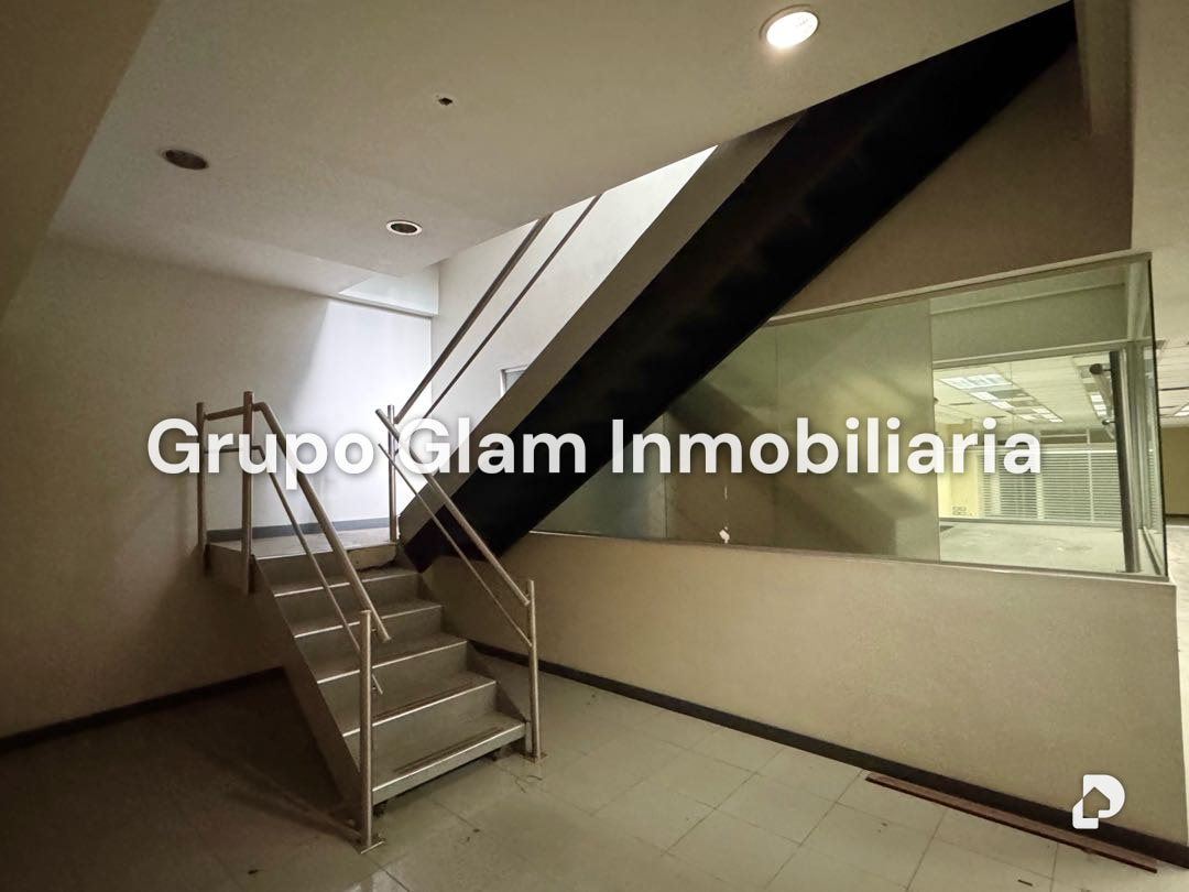 Local comercial en Los Palos Grandes, Caracas – 14