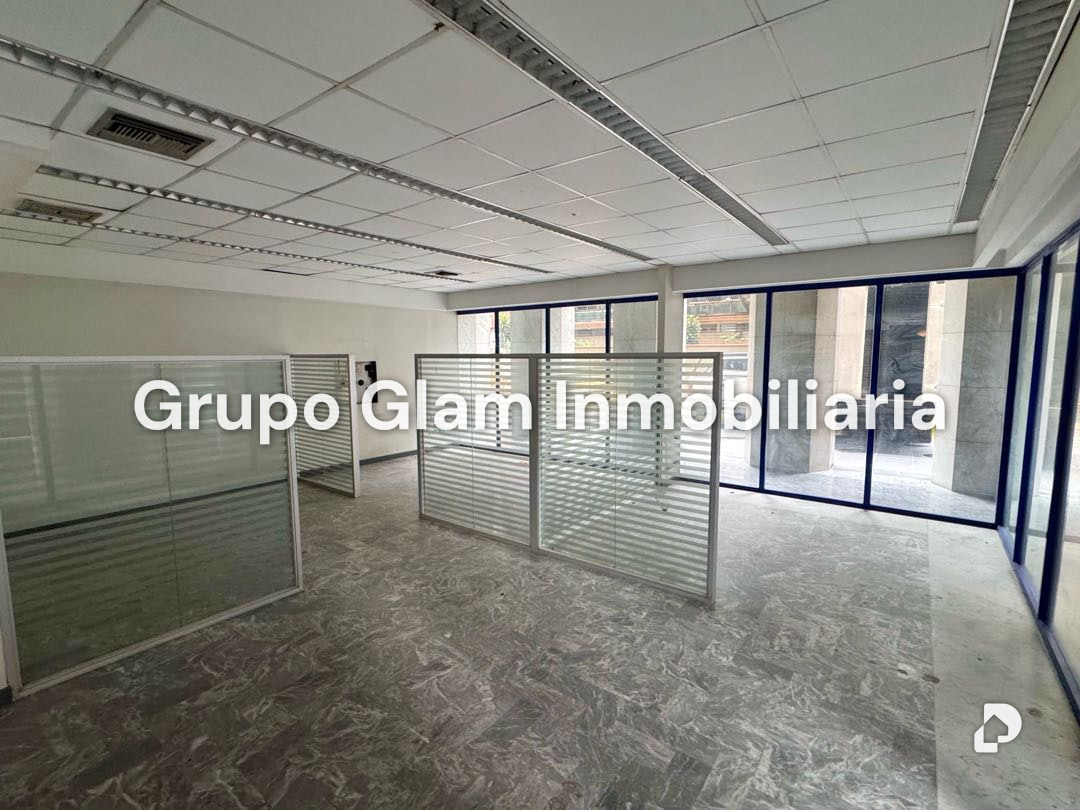 Local comercial en Los Palos Grandes, Caracas – 11