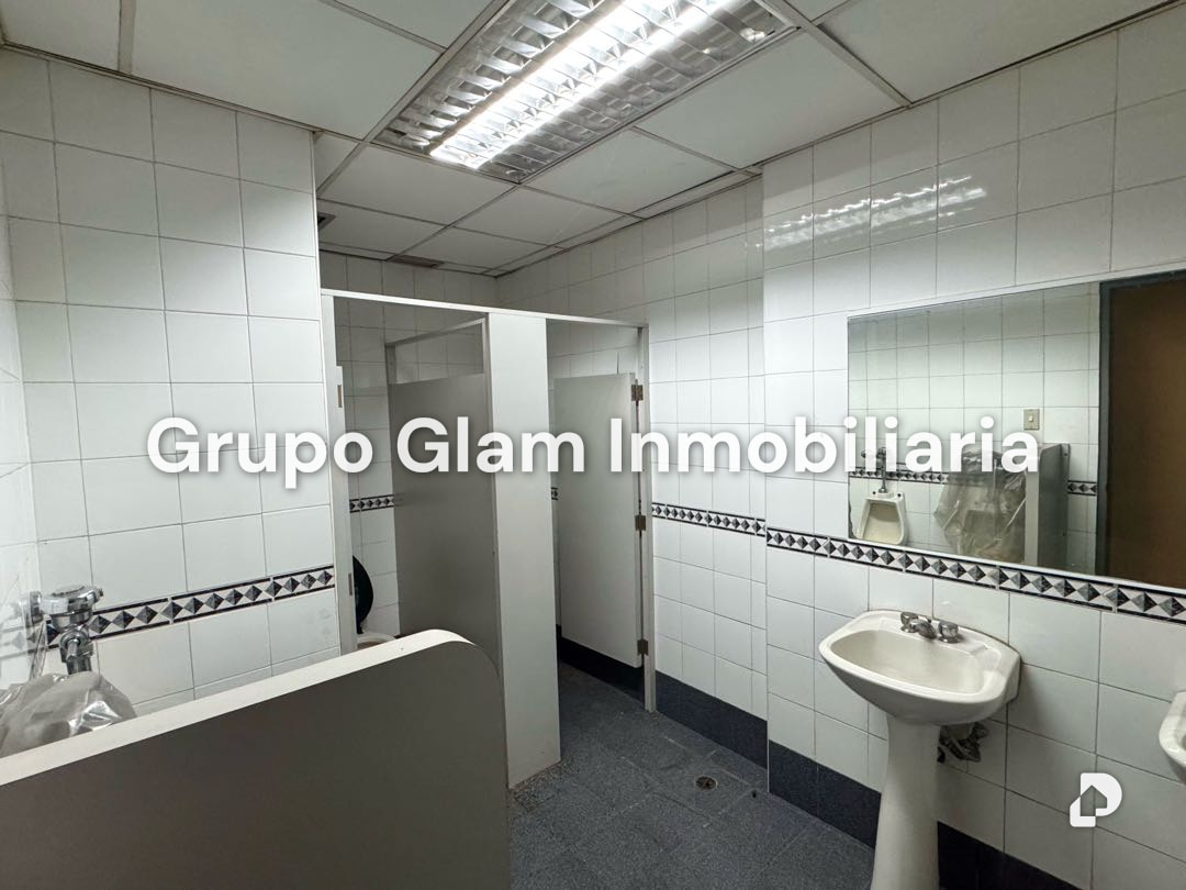 Local comercial en Los Palos Grandes, Caracas – 18