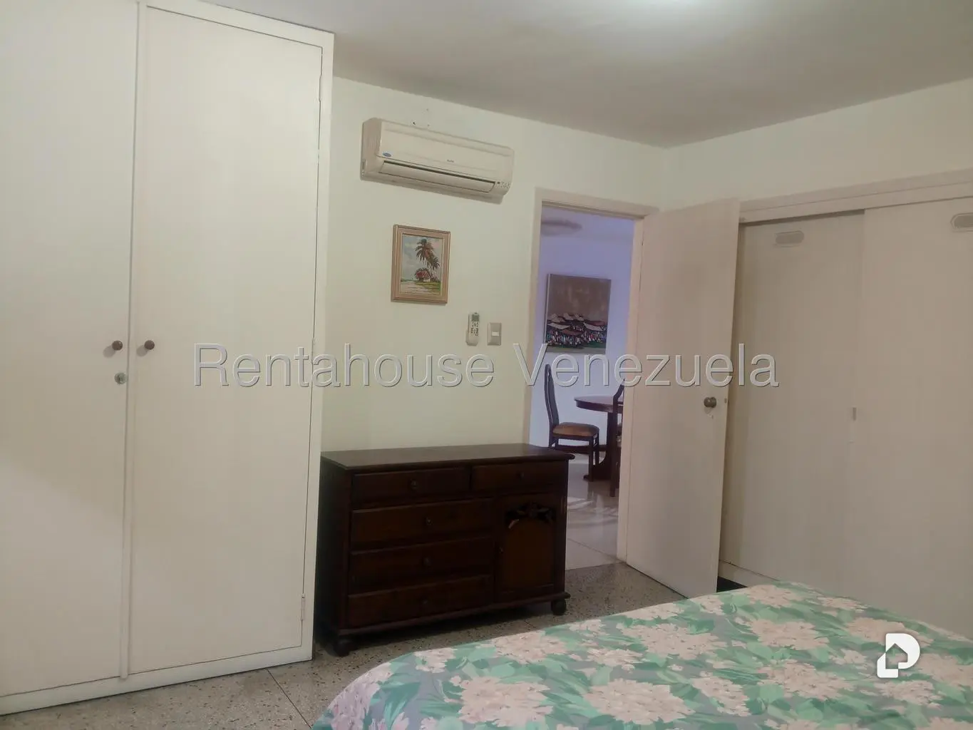 Apartamento en Los Palos Grandes, Caracas – 12