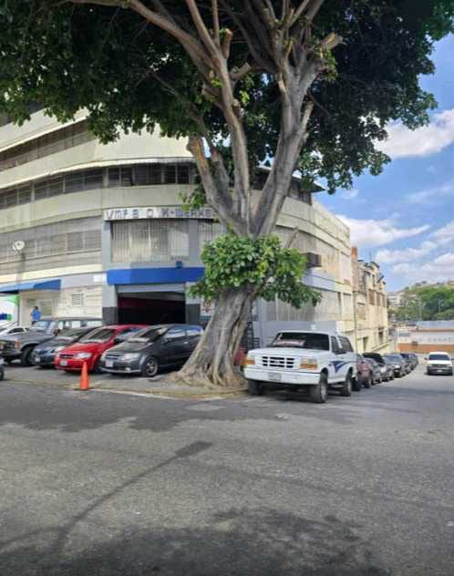 Edificio en Quinta Crespo, Caracas - 1