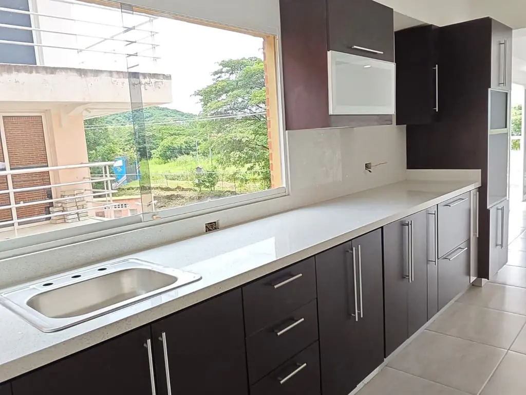 Apartamento en Valle Arriba, Guatire - 1