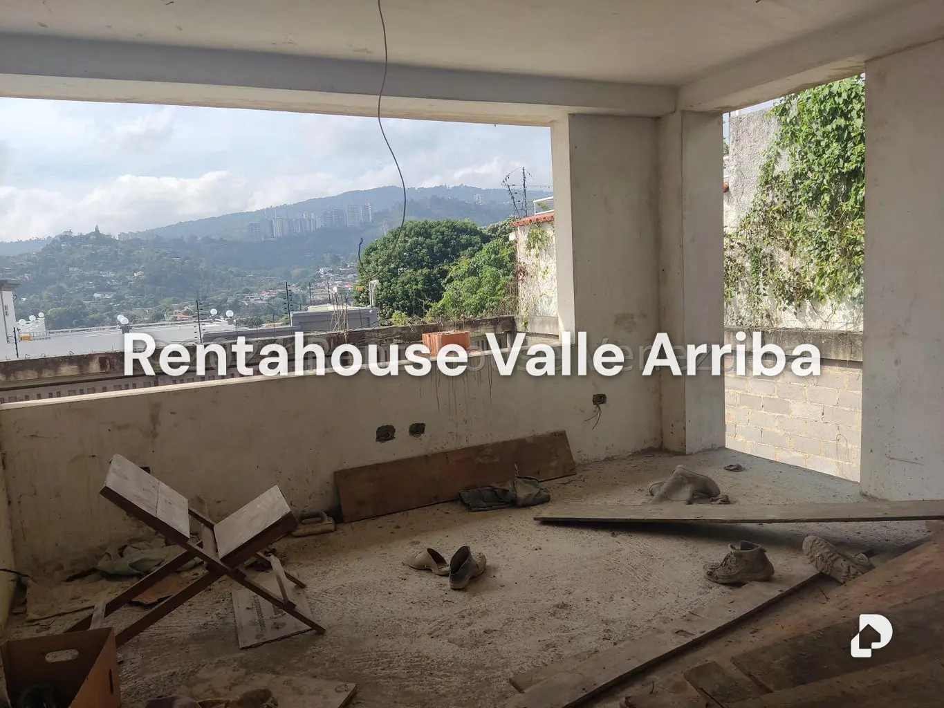 Casa en Prados del Este, Caracas – 25