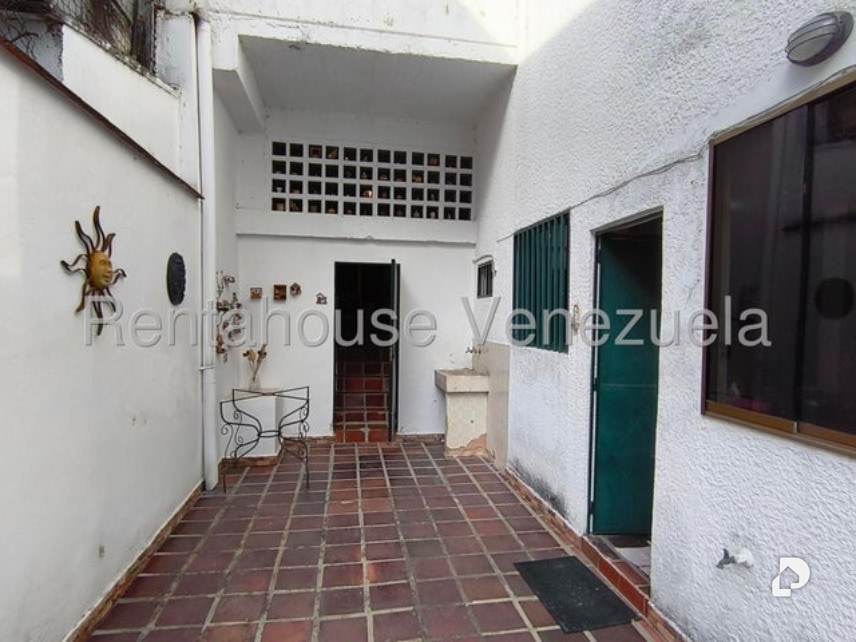 Casa en Lomas De La Trinidad, Caracas – 11
