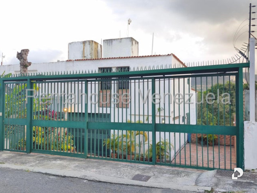 Casa en Lomas De La Trinidad, Caracas – 2