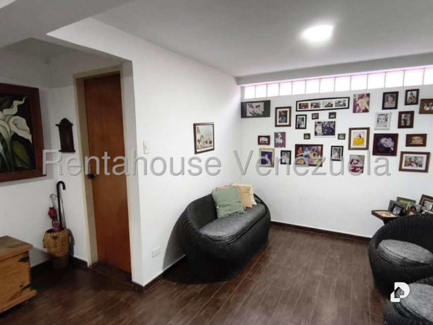 Casa en Lomas De La Trinidad, Caracas – 4