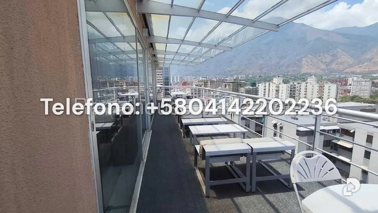 Oficina en Los Cortijos de Lourdes, Caracas – 8