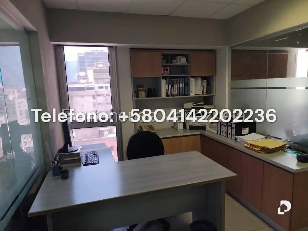 Oficina en Los Cortijos de Lourdes, Caracas – 11