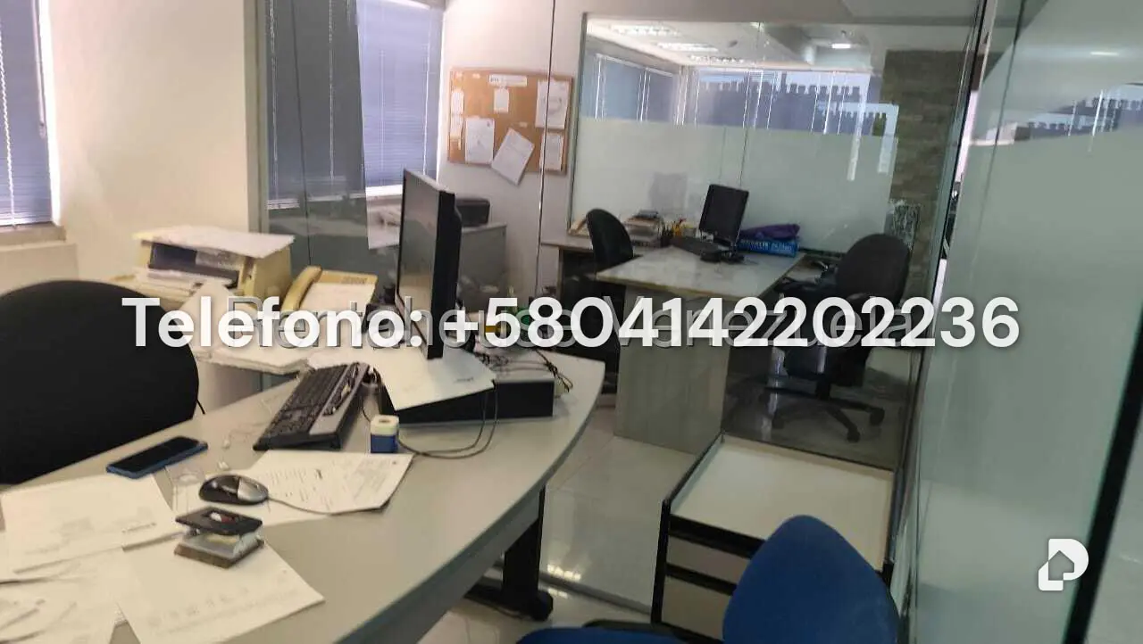 Oficina en Los Cortijos de Lourdes, Caracas – 12