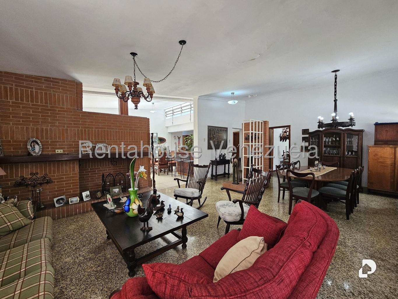 House in San Román, Caracas – 26