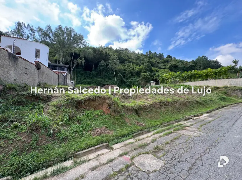 Terreno en Cerro Verde, Caracas – 1