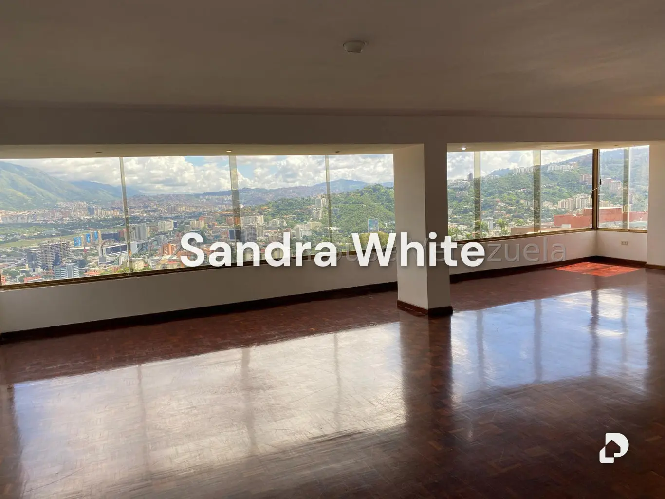 Penthouse en Chulavista. 27-6993, Caracas – 15