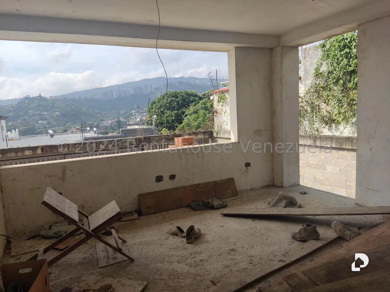 Casa en Prados del Este, Caracas – 25