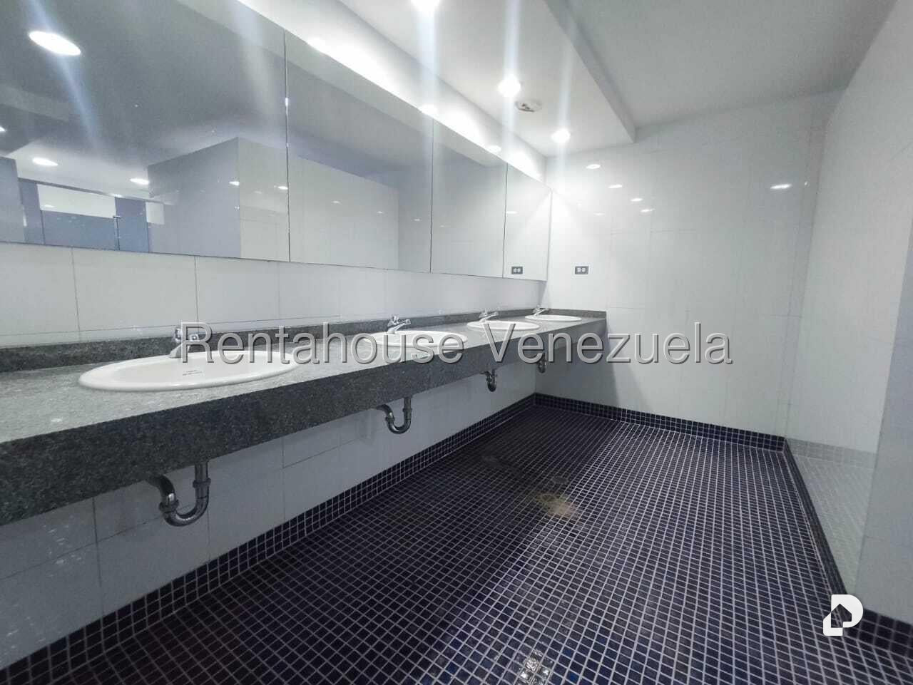 Oficina en La Urbina, Caracas – 9