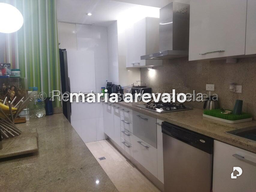 Apartamento en Campo Alegre, Caracas – 11