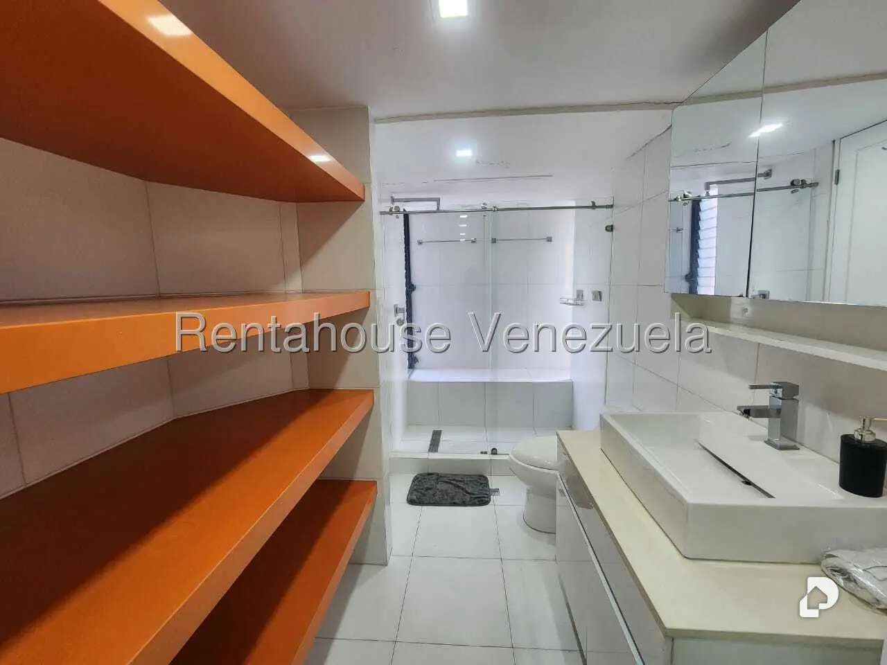Apartamento en El Rosal, Caracas – 10