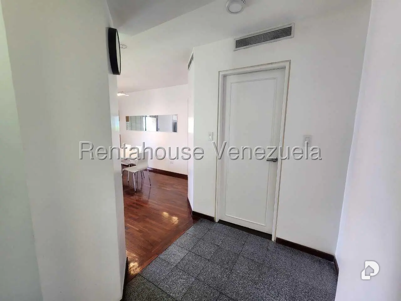 Apartamento en El Rosal, Caracas – 11