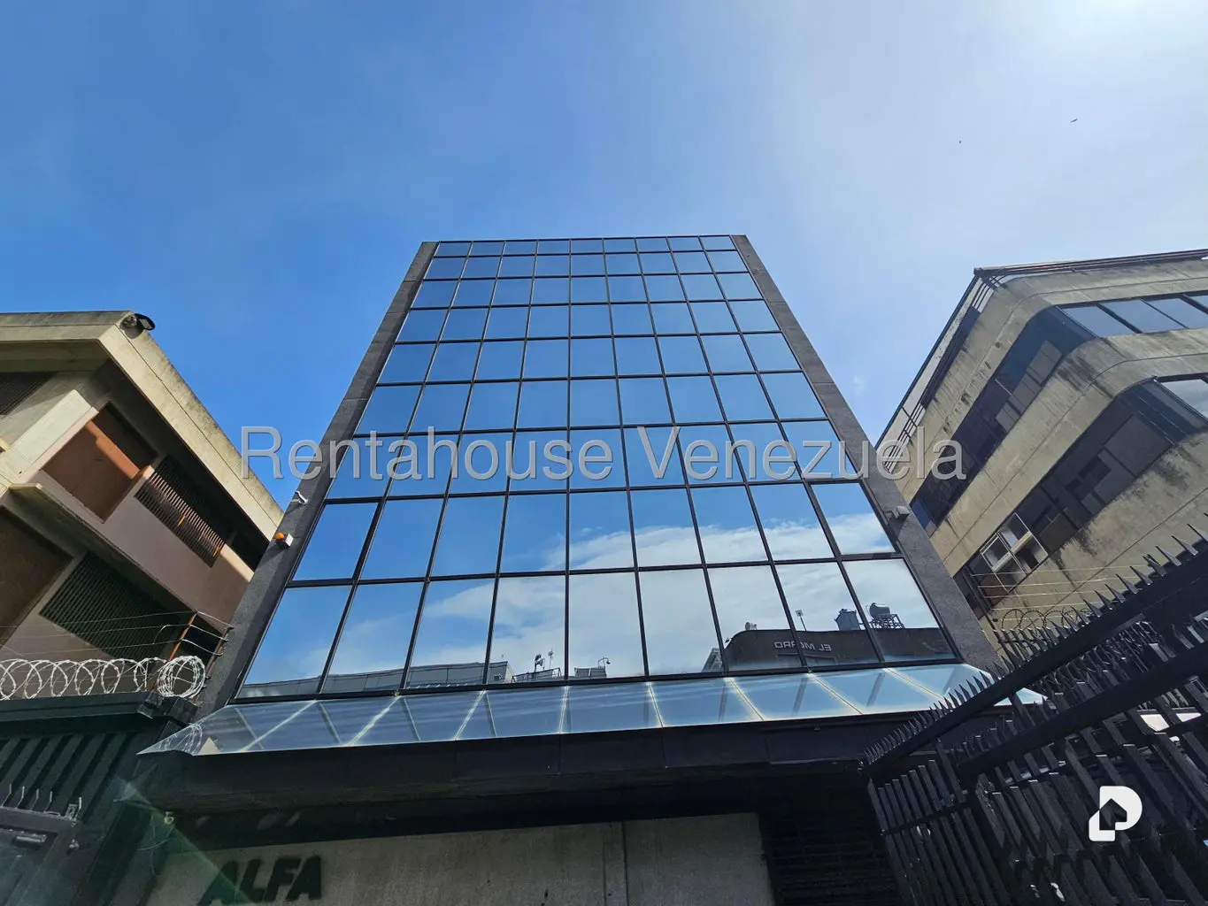 Local comercial en La Urbina, Caracas – 1
