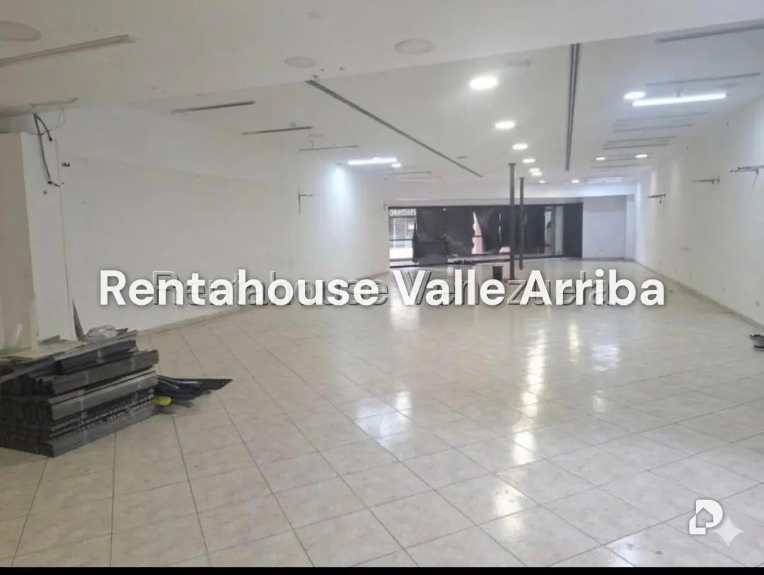 Local comercial en Santa Fe Norte, Caracas – 4