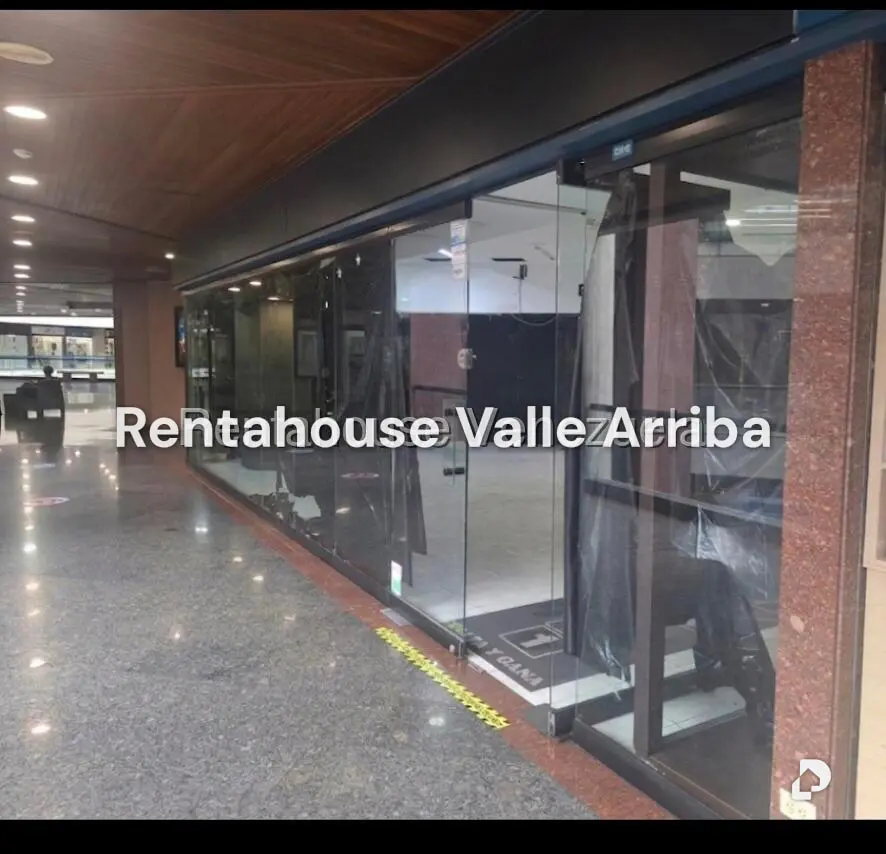 Local comercial en Santa Fe Norte, Caracas – 3