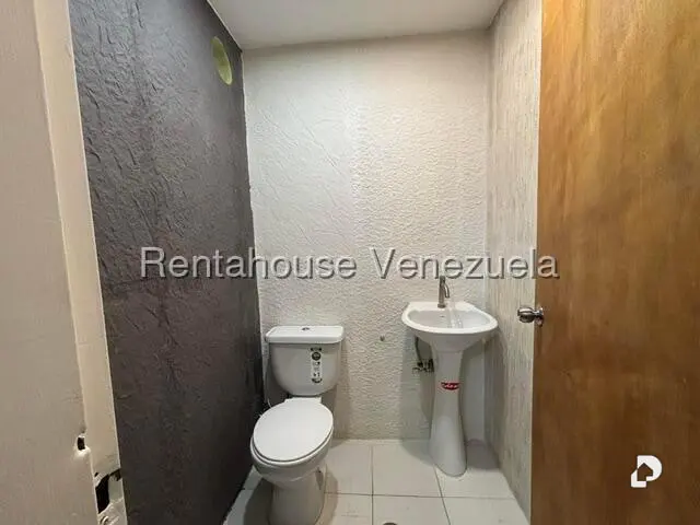 Local comercial en Boleíta Sur, Caracas – 11