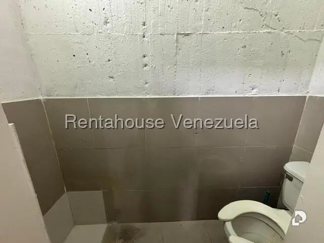 Local comercial en Boleíta Sur, Caracas – 12