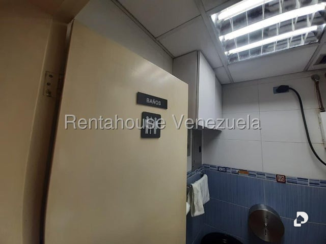 Local comercial en Los Palos Grandes, Caracas – 14