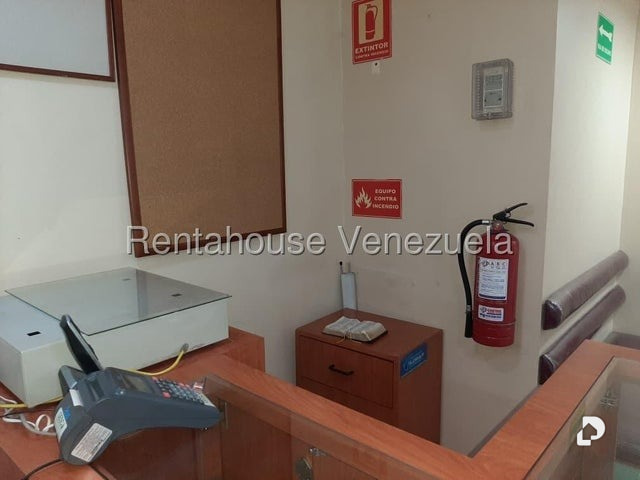 Local comercial en Los Palos Grandes, Caracas – 18