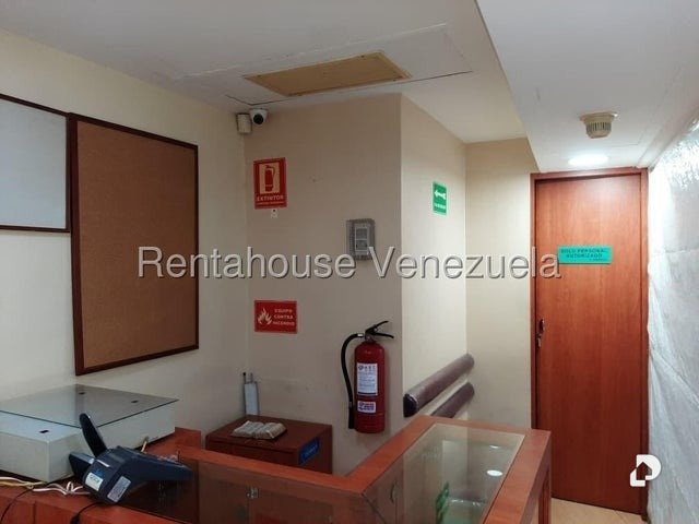 Local comercial en Los Palos Grandes, Caracas – 17