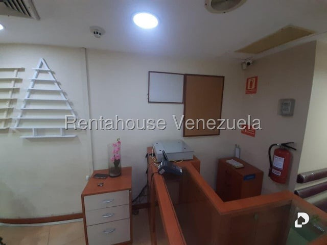 Local comercial en Los Palos Grandes, Caracas – 19