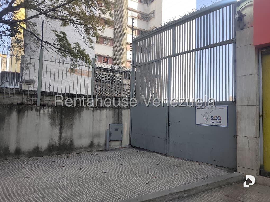 Garaje/Estacionamiento en El Recreo, Caracas – 2