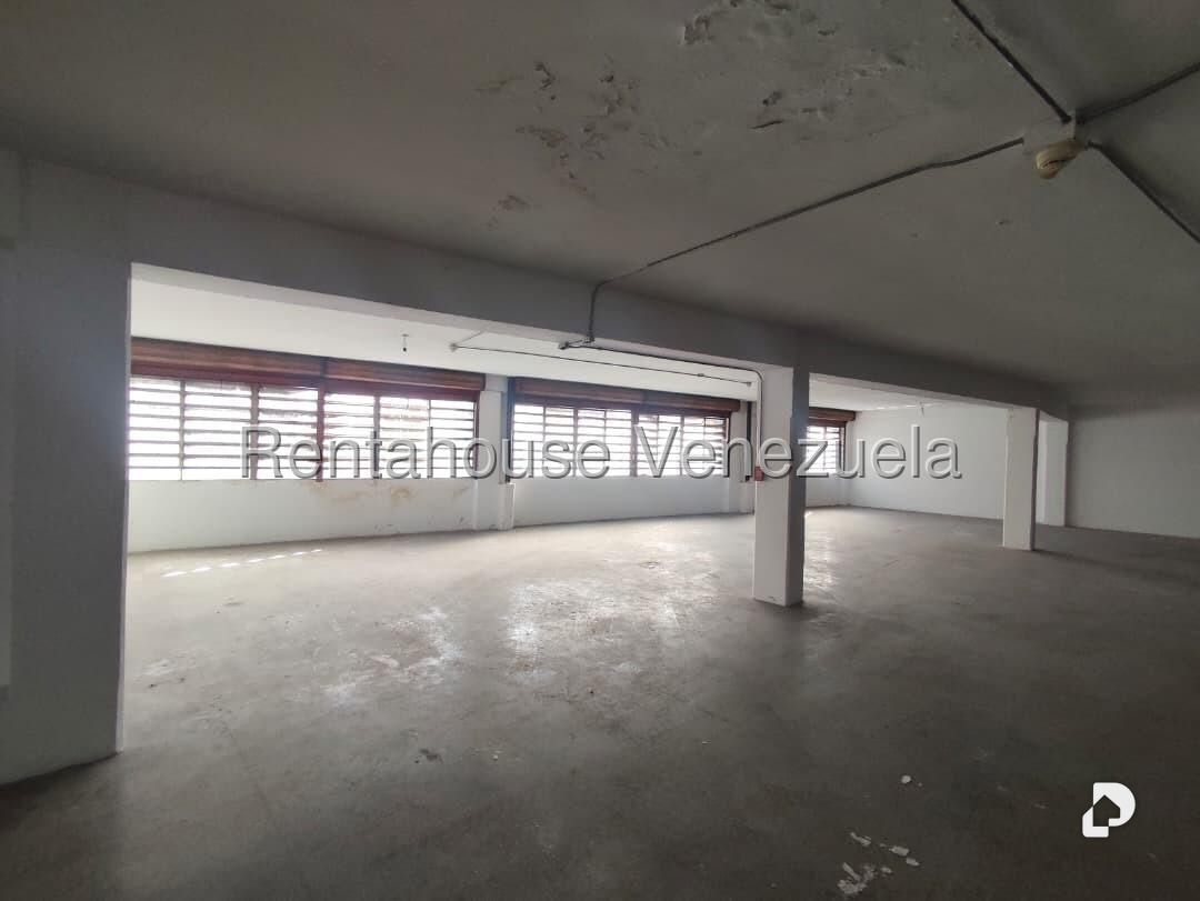 Garaje/Estacionamiento en El Recreo, Caracas – 18