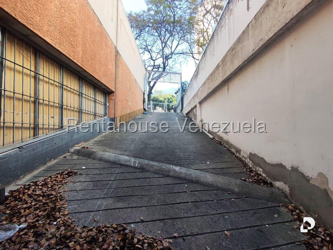Garaje/Estacionamiento en El Recreo, Caracas – 10