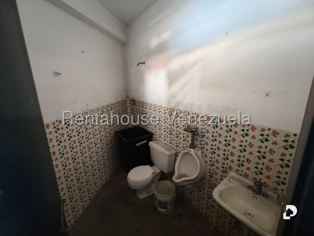 Garaje/Estacionamiento en El Recreo, Caracas – 16