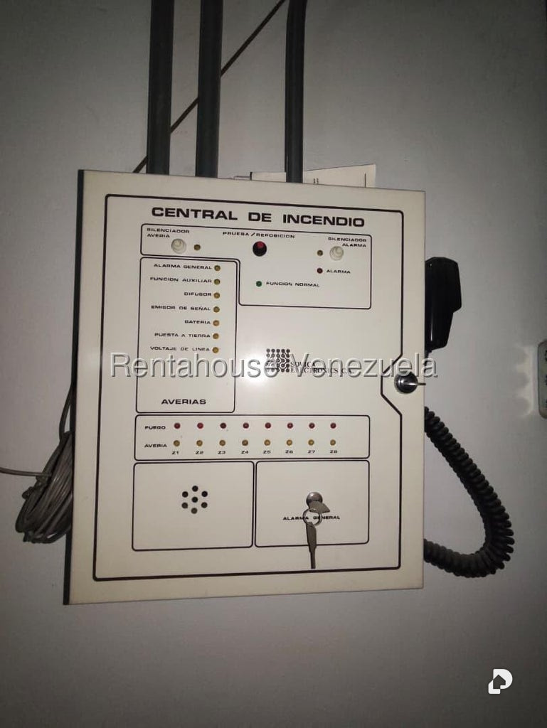 Garaje/Estacionamiento en El Recreo, Caracas – 28
