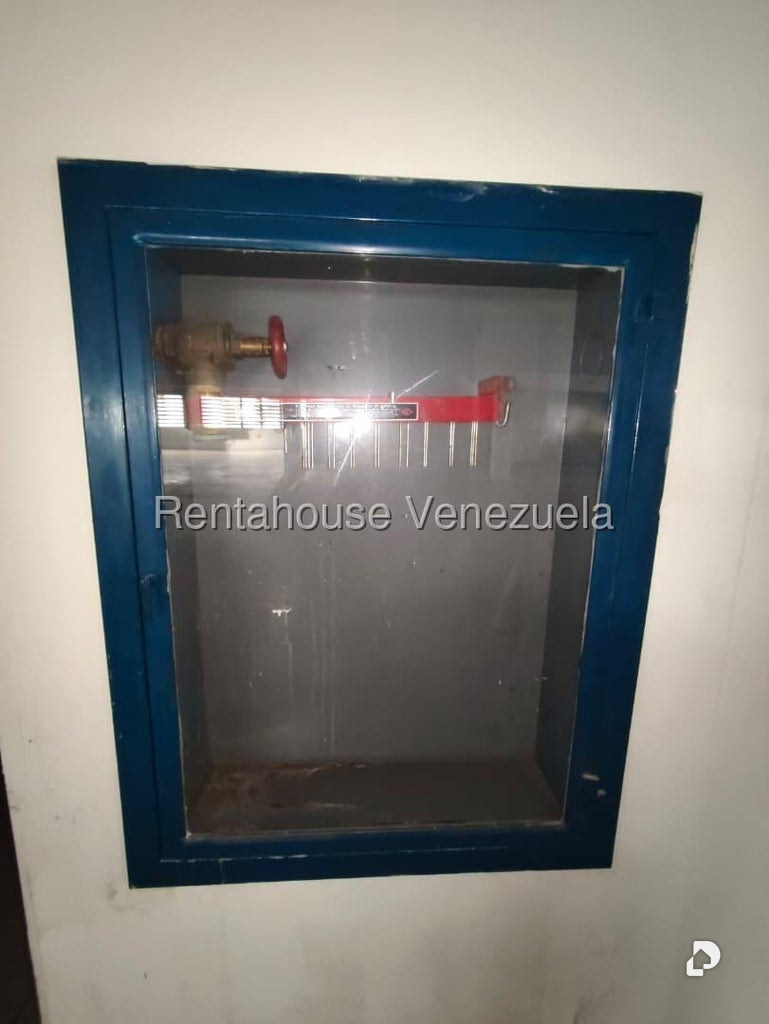 Garaje/Estacionamiento en El Recreo, Caracas – 29