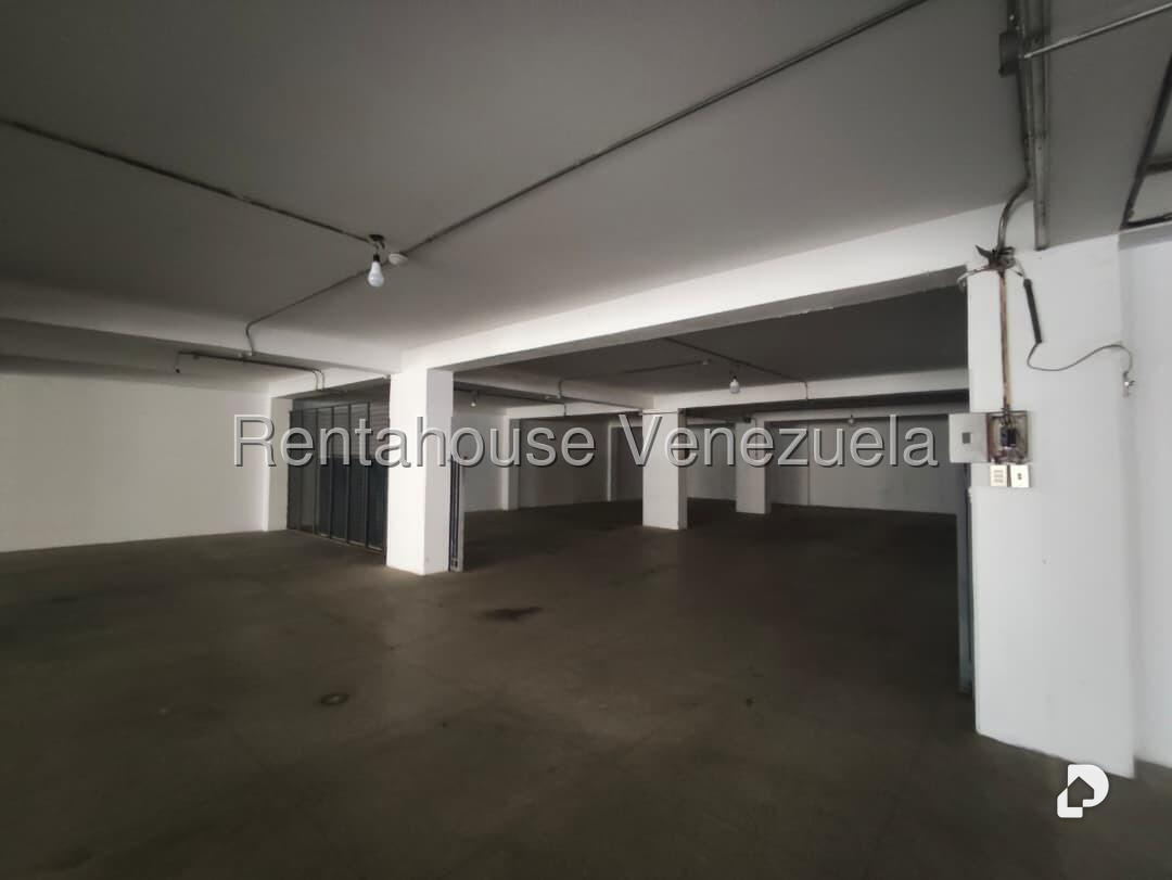 Garaje/Estacionamiento en El Recreo, Caracas – 23