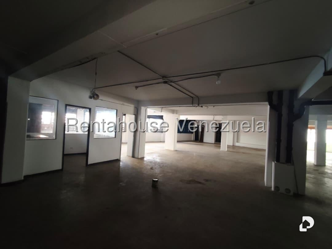 Garaje/Estacionamiento en El Recreo, Caracas – 24
