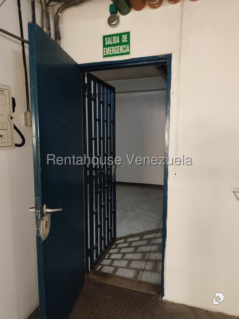 Garaje/Estacionamiento en El Recreo, Caracas – 26