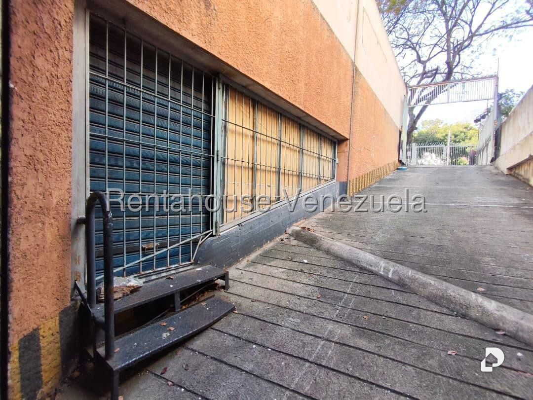 Garaje/Estacionamiento en El Recreo, Caracas – 30