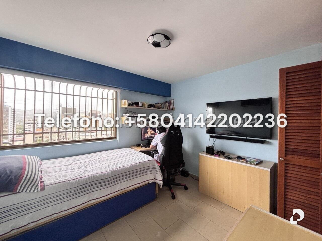 Apartamento en Los Palos Grandes, Caracas – 28