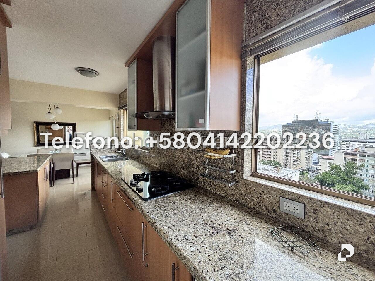 Apartamento en Los Palos Grandes, Caracas – 11