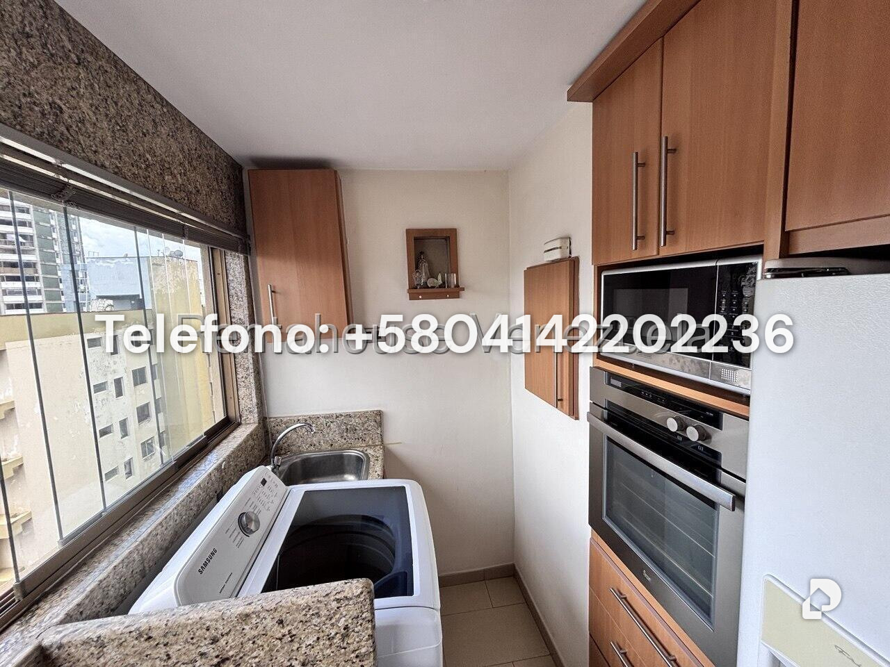 Apartamento en Los Palos Grandes, Caracas – 12