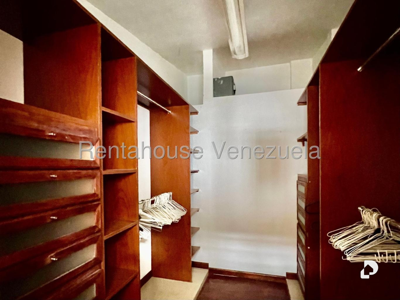 Casa en Santa Sofía, Caracas – 16