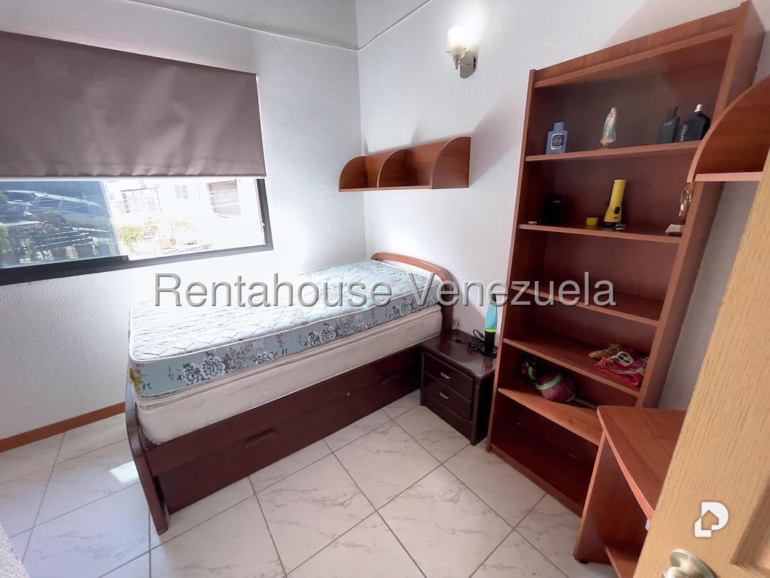 Casa en Lomas del Halcon, Caracas – 14