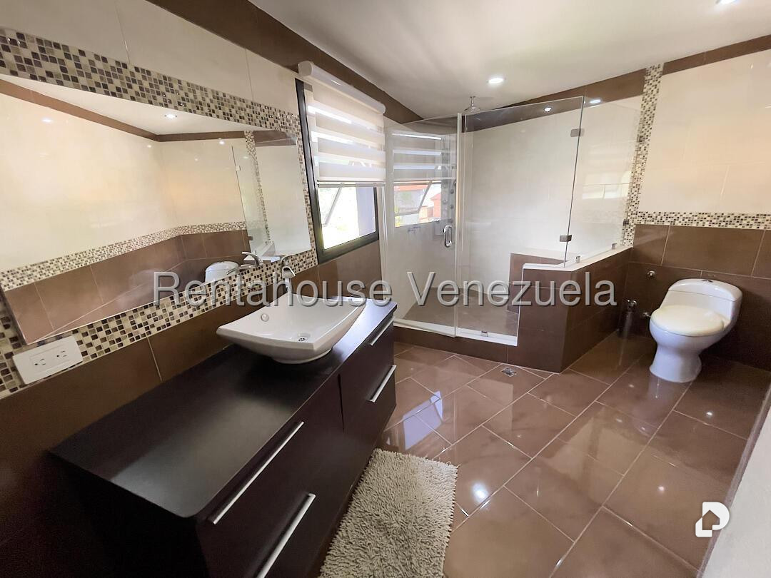 Casa en Lomas del Halcon, Caracas – 20