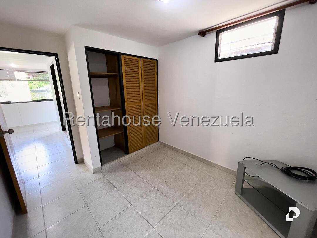 Casa en Lomas del Halcon, Caracas – 21