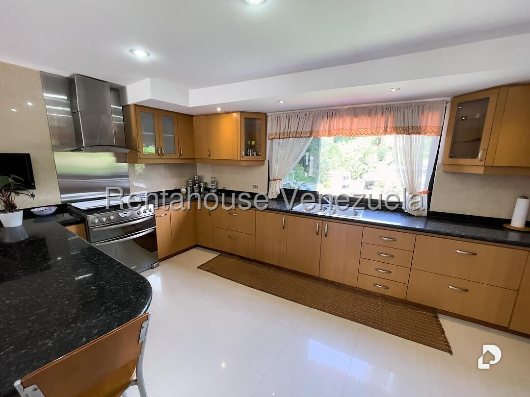 Casa en Lomas del Halcon, Caracas – 12